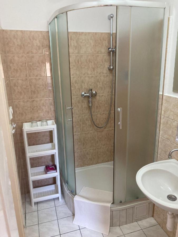 Apartmany U Kubiku Hradec Kralove Exterior foto