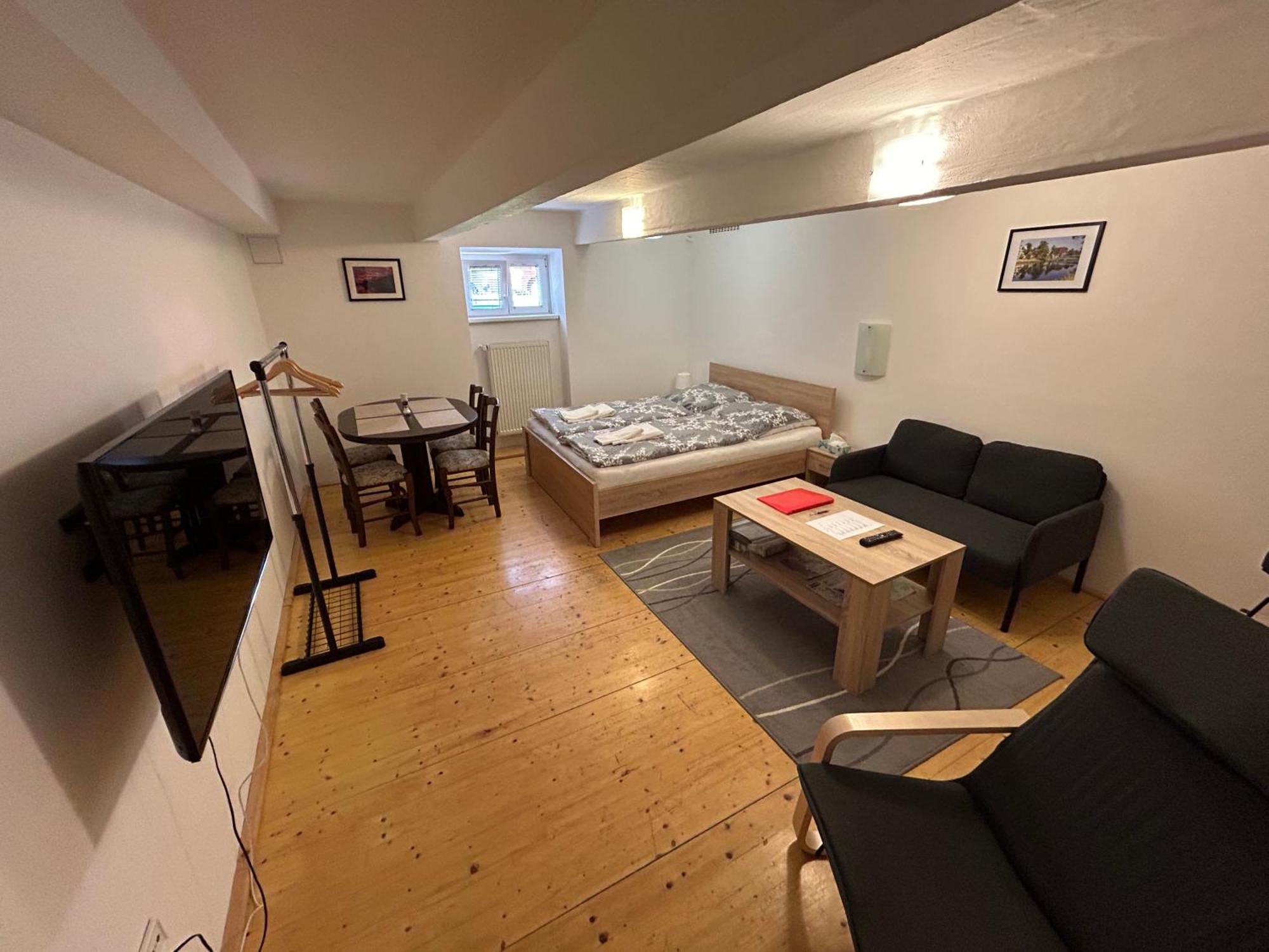 Apartmany U Kubiku Hradec Kralove Exterior foto
